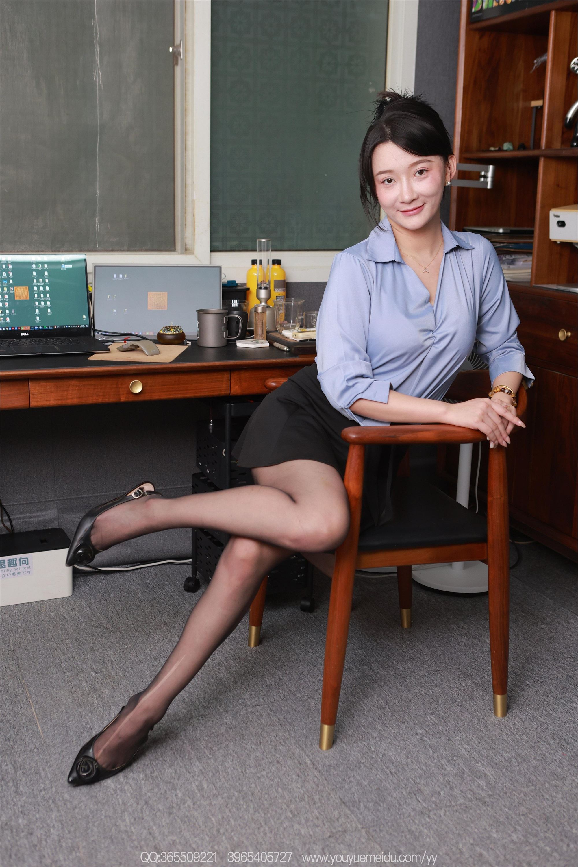 IESS异思趣向  2025.10.17 丝享家 2187 秋秋《左看右顾》